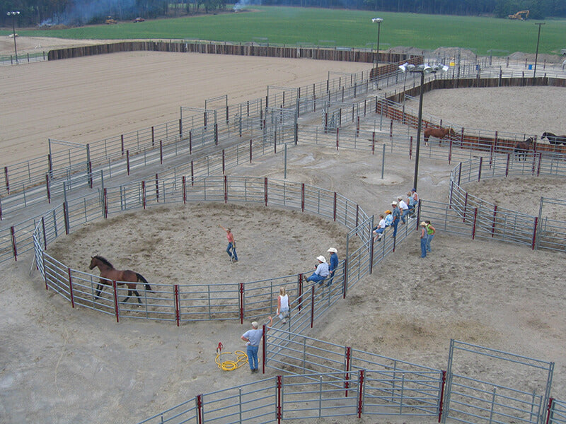 HORSE ROUND PENS